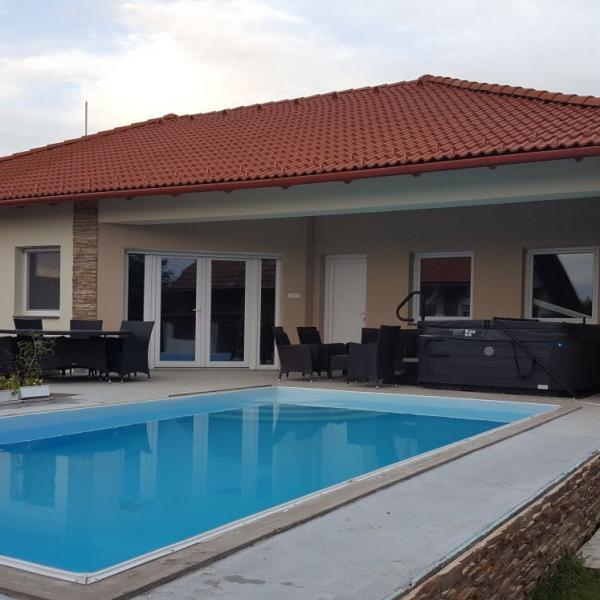 Úszómedence tervezés, kivitelezés - Ruzsa